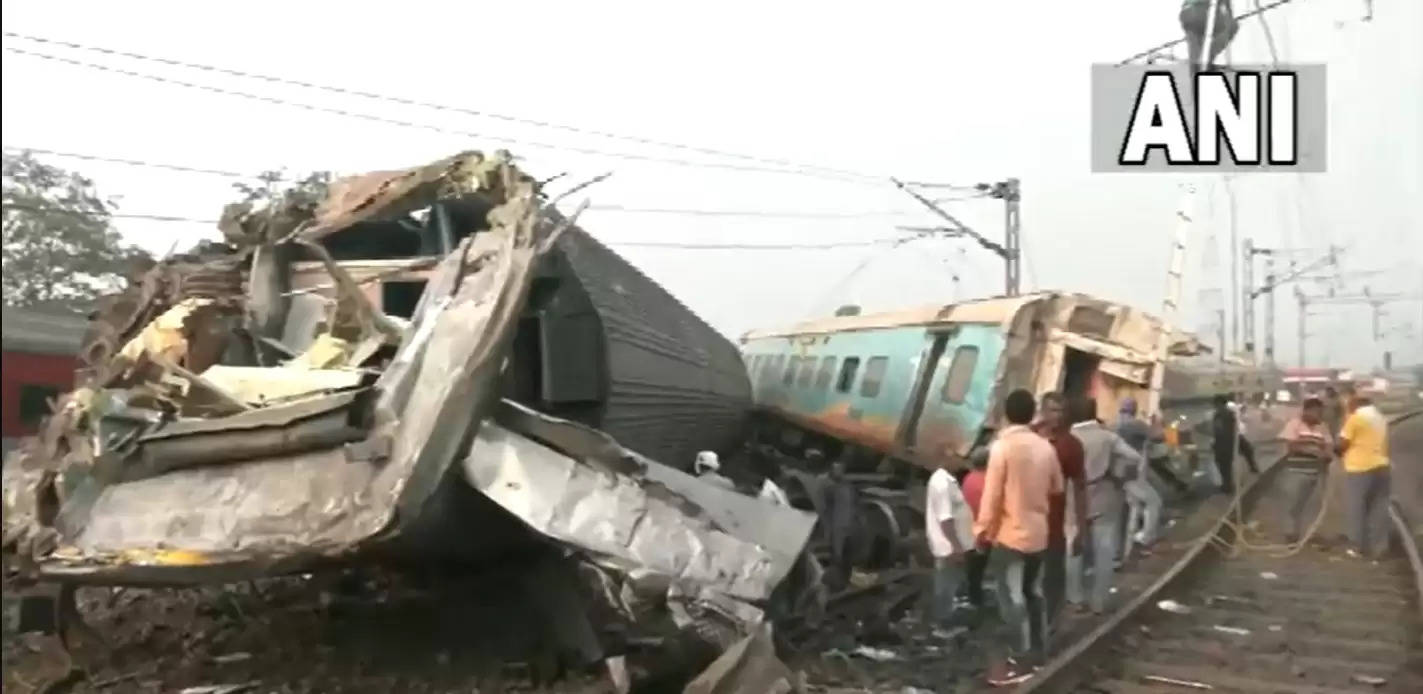 ओड़िसा में तबाही का मंजर : तीन ट्रेनों के टकराने से सैकड़ो लोगों की हुई मौत