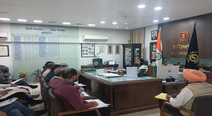 Punjab News: पंजाब के लुधियाना में सुचारू गेहूं खरीद के लिए प्रशासन ने कसी कमर, डीसी साक्षी साहनी ने अधिकारियों के साथ की बैठक 